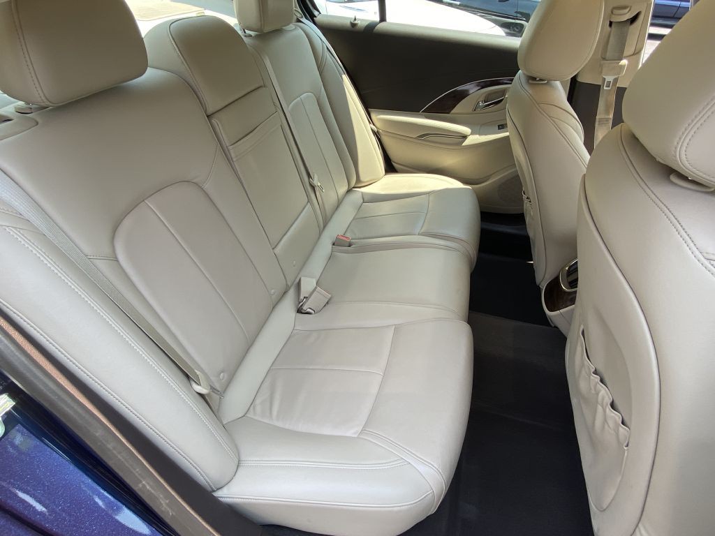 2016 Buick Lacrosse Image 11