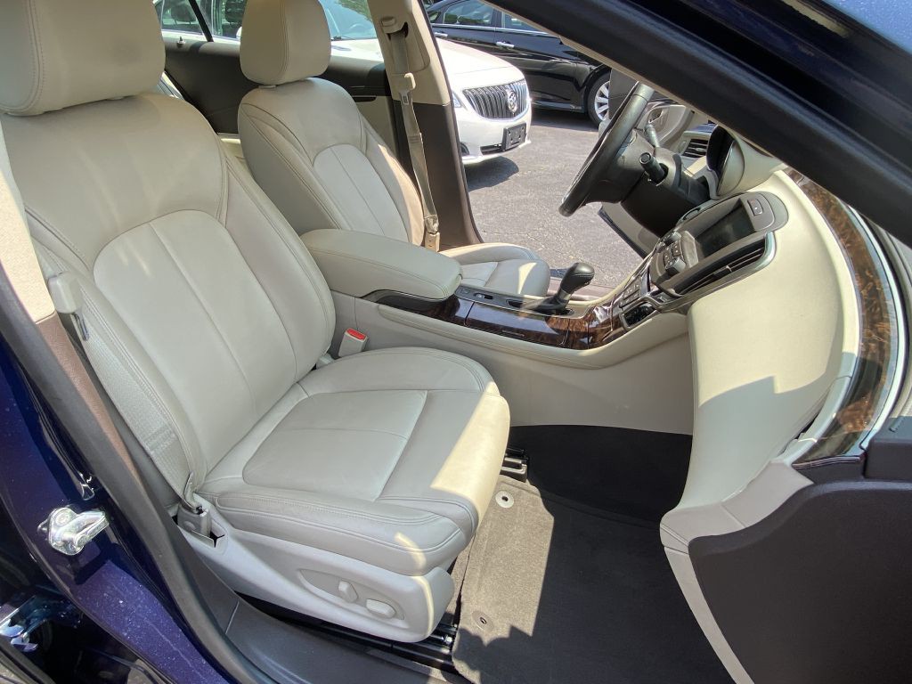 2016 Buick Lacrosse Image 12