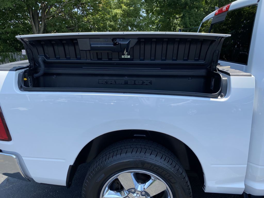 2017 RAM 1500 Image 12
