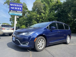 Image for 2020 Chrysler Pacifica Touring L ID: 7576116