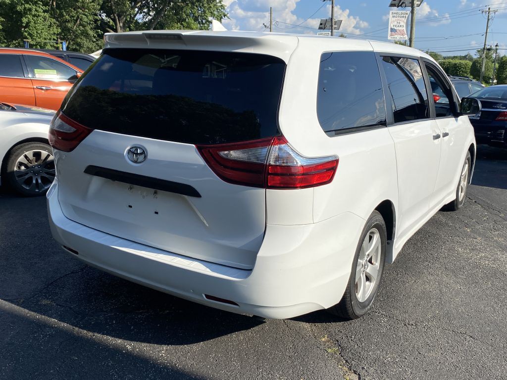 2019 Toyota Sienna Image 5