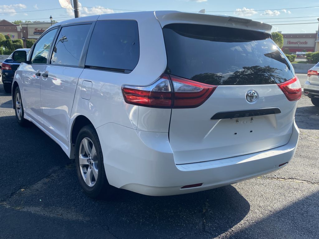 2019 Toyota Sienna Image 6