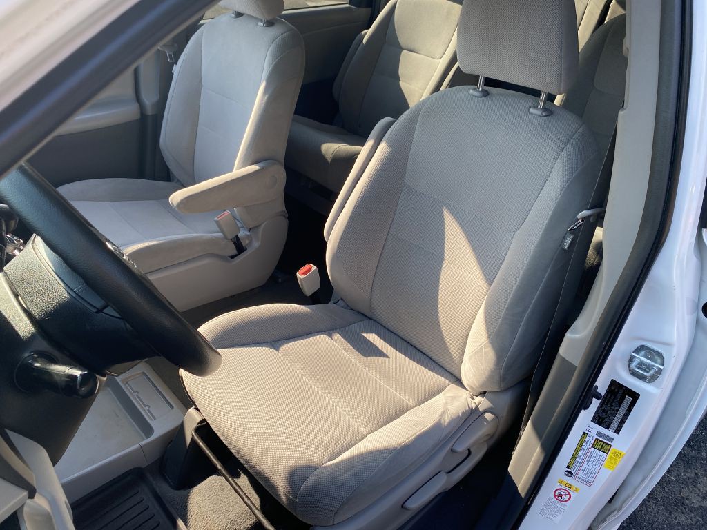 2019 Toyota Sienna Image 10