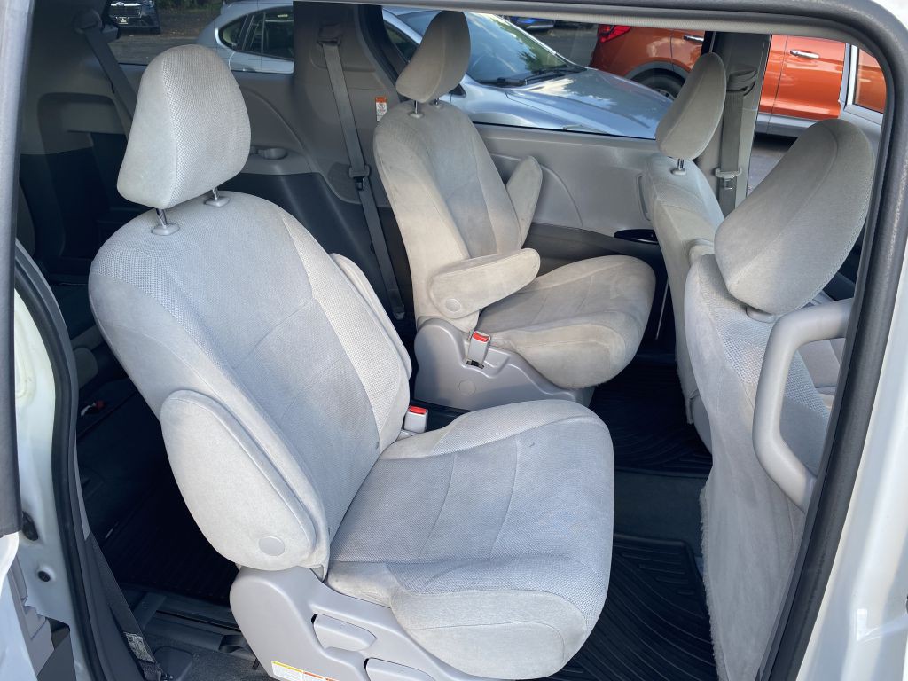 2019 Toyota Sienna Image 15