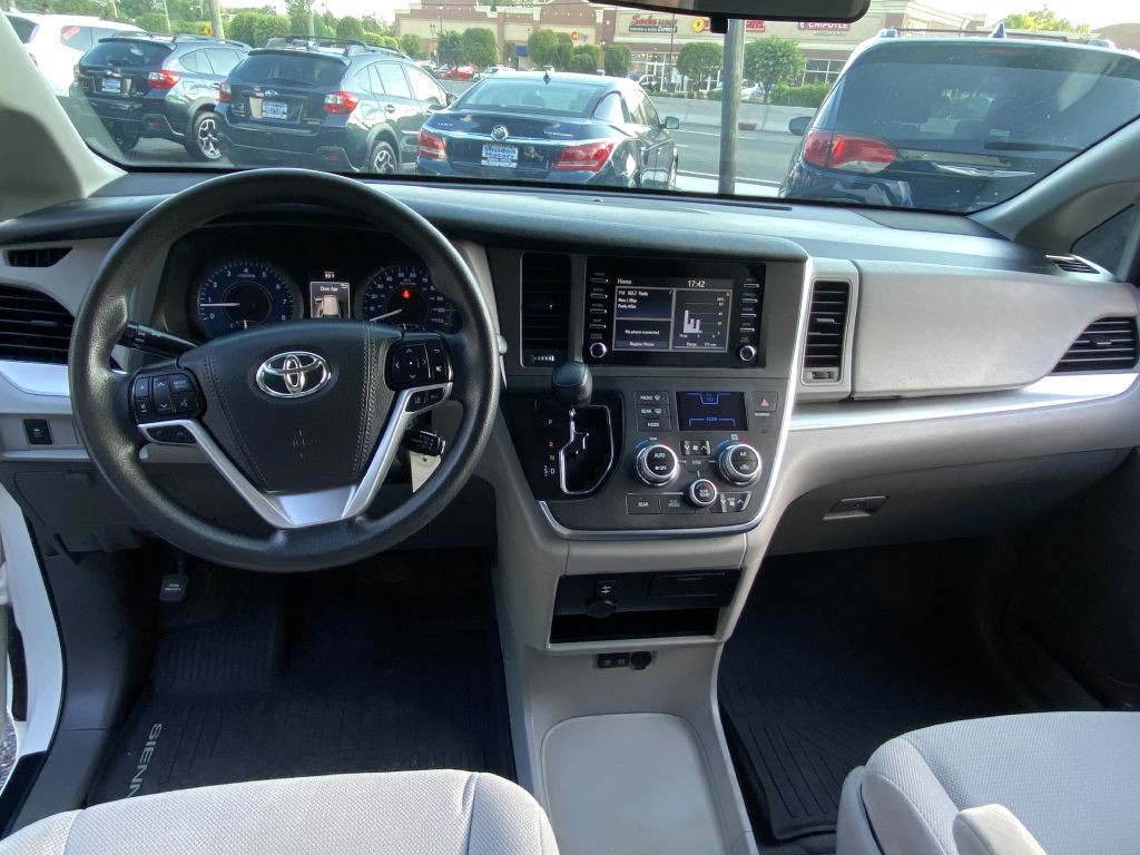 2019 Toyota Sienna Image 18