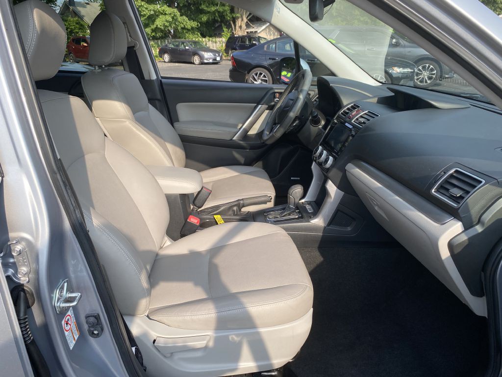 2016 Subaru Forester Image 9
