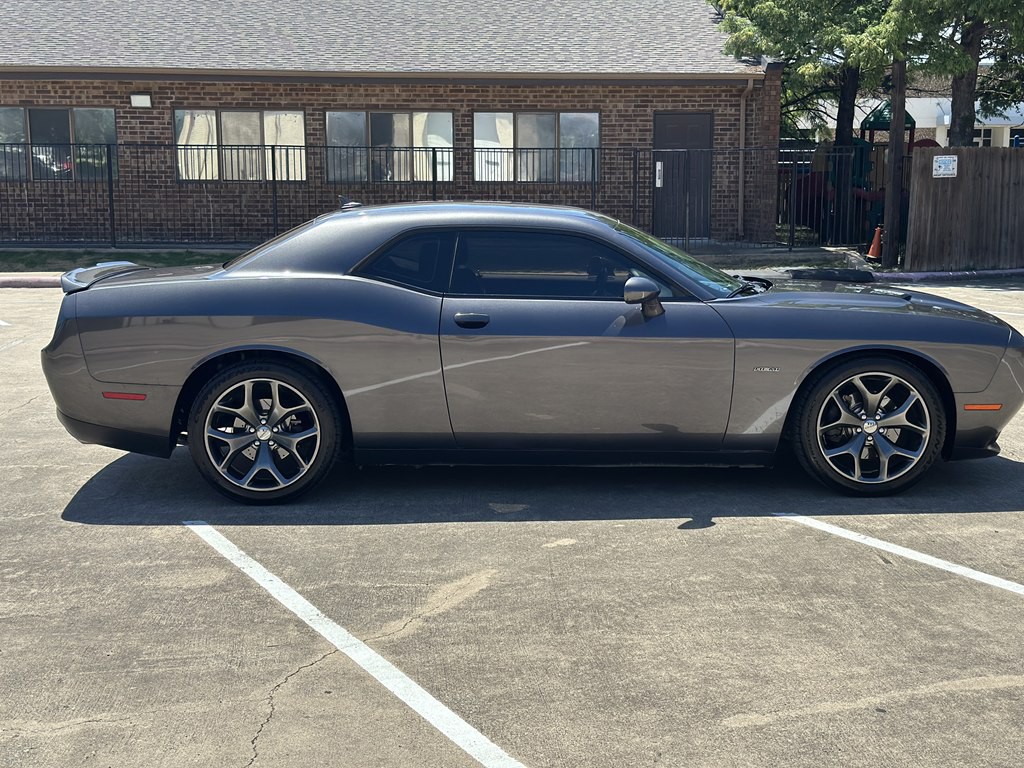 2015 Dodge Challenger Image 4