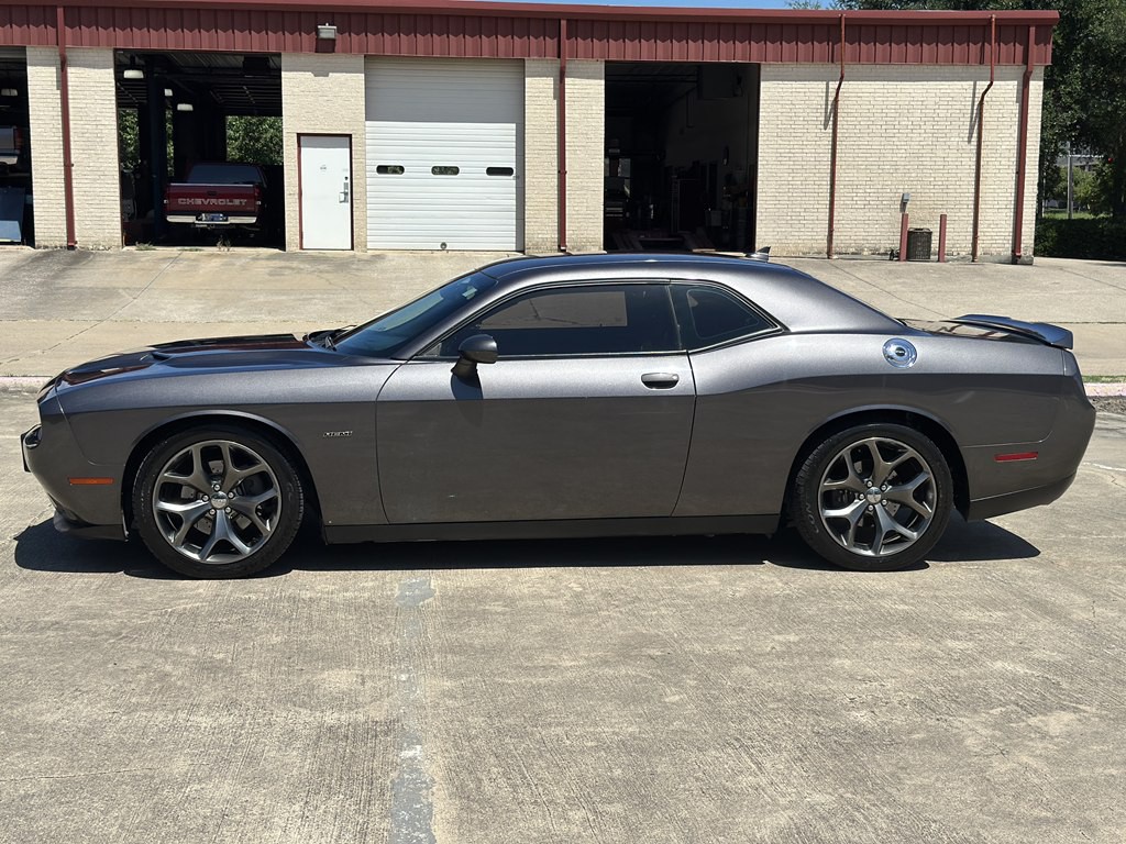 2015 Dodge Challenger Image 8
