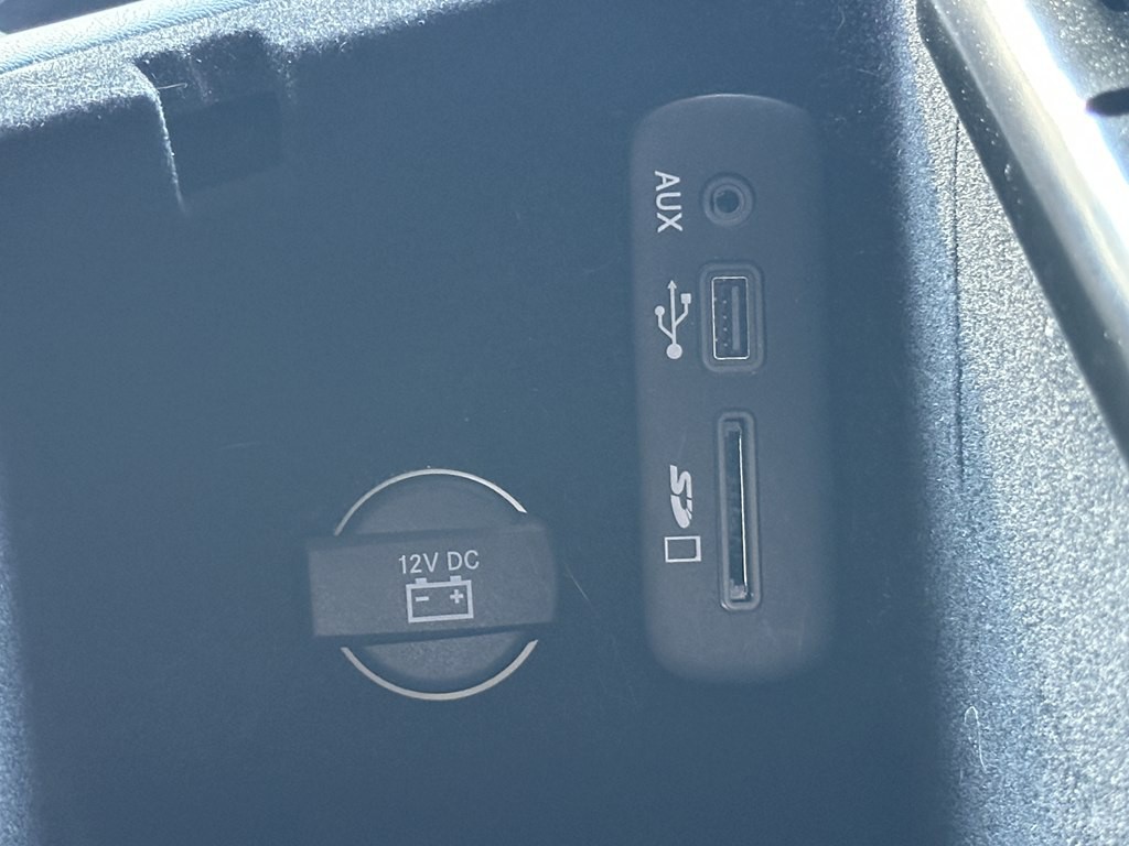 2015 Dodge Challenger Image 29