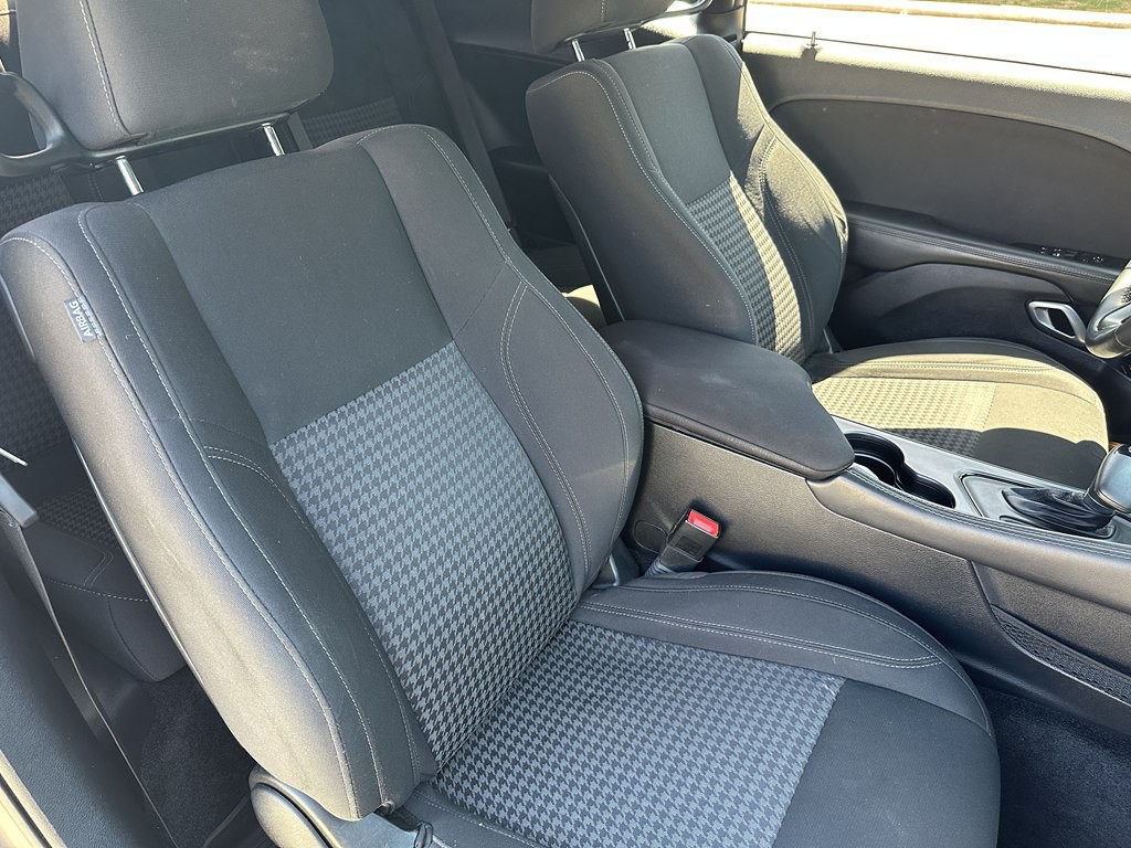 2015 Dodge Challenger Image 35