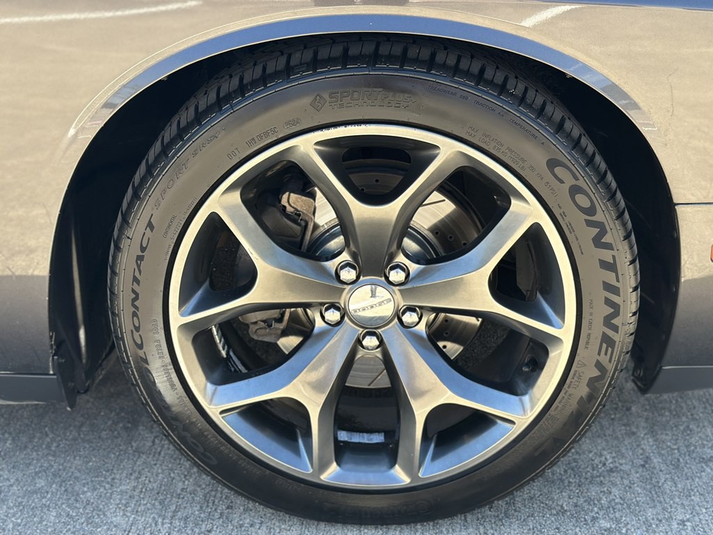 2015 Dodge Challenger Image 36