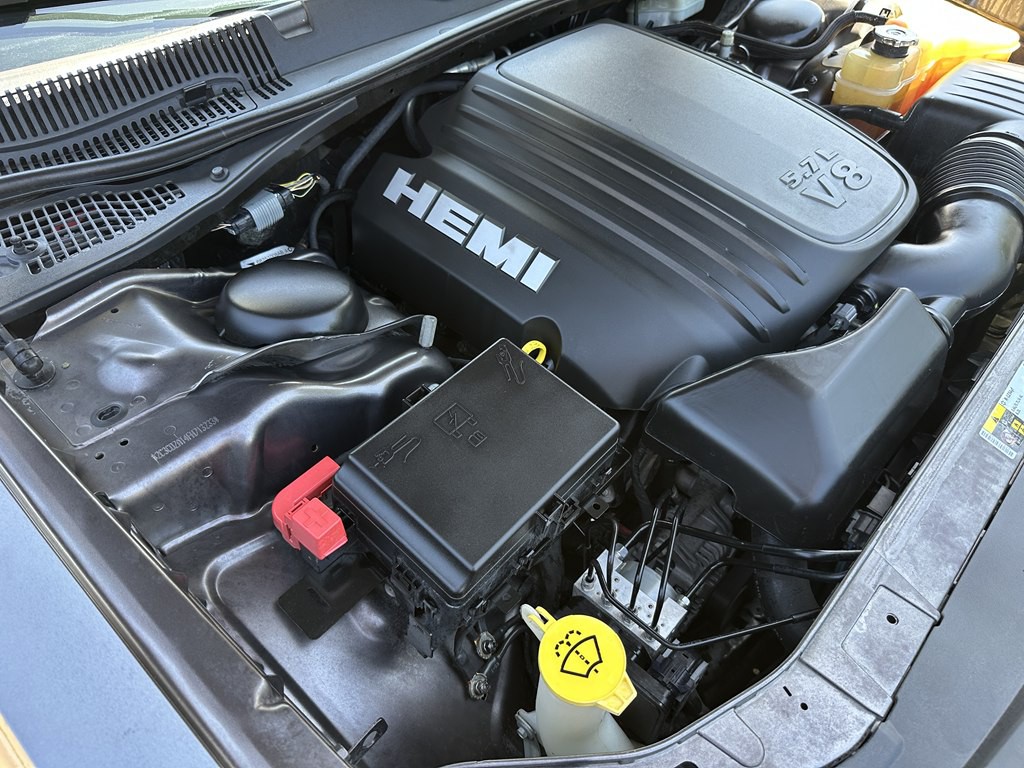 2015 Dodge Challenger Image 40