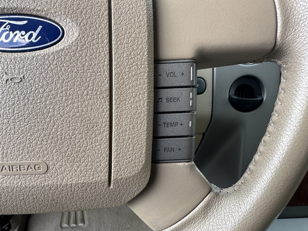 2005 Ford F-150 Image 18