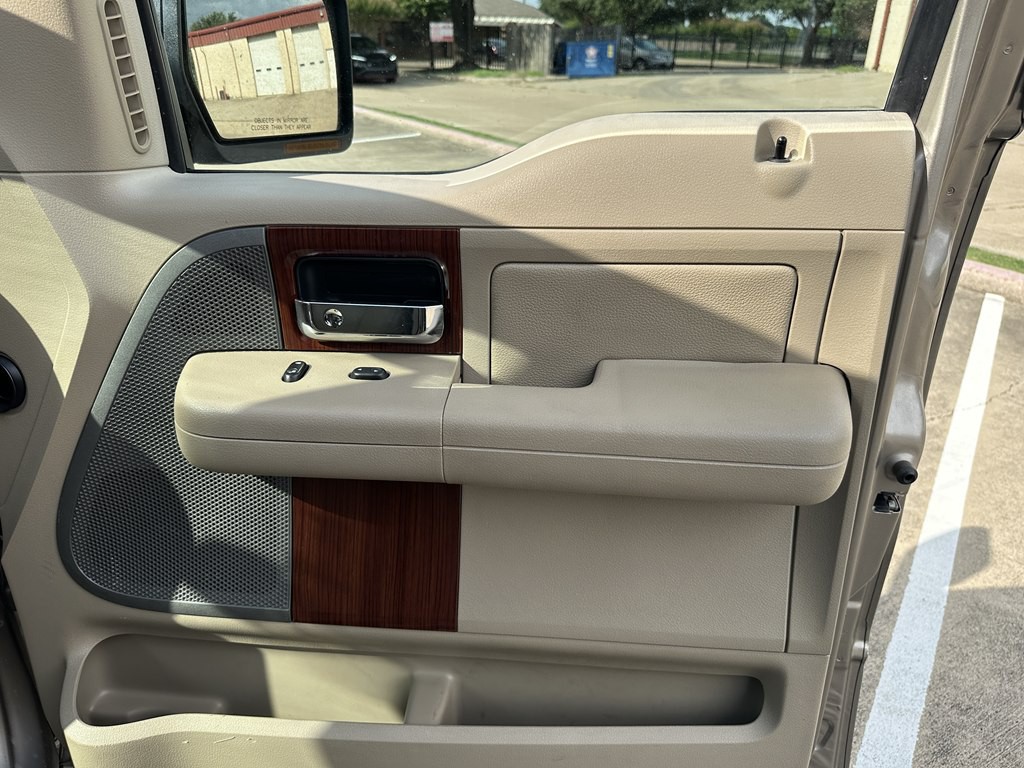 2005 Ford F-150 Image 28
