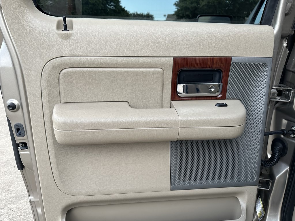 2005 Ford F-150 Image 30