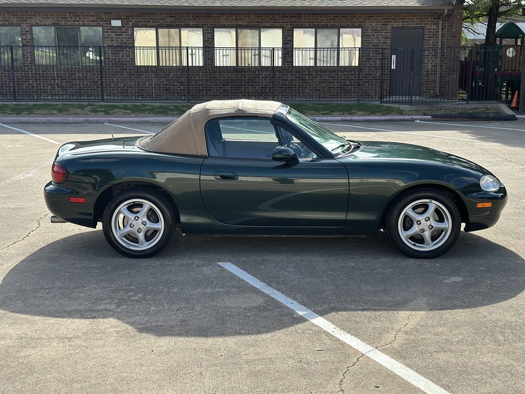 1999 Mazda MX-5 Miata Image 4