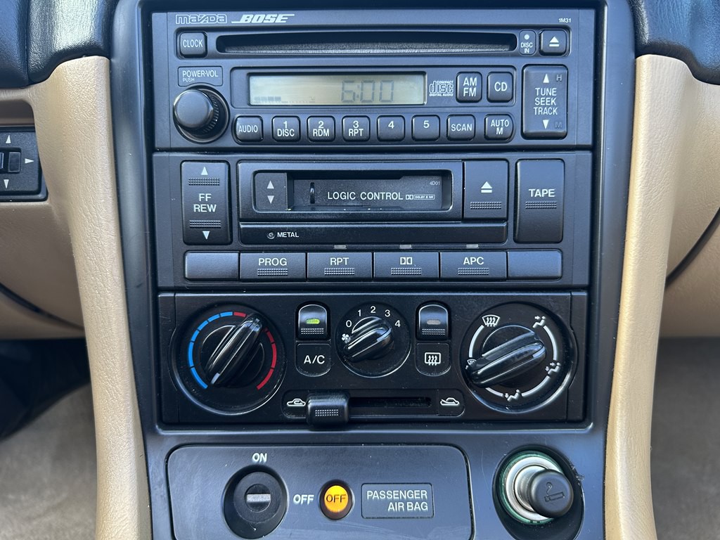 1999 Mazda MX-5 Miata Image 25