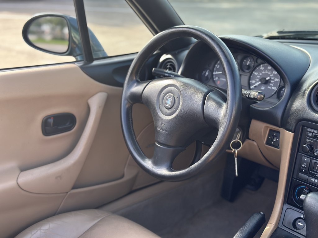 1999 Mazda MX-5 Miata Image 32
