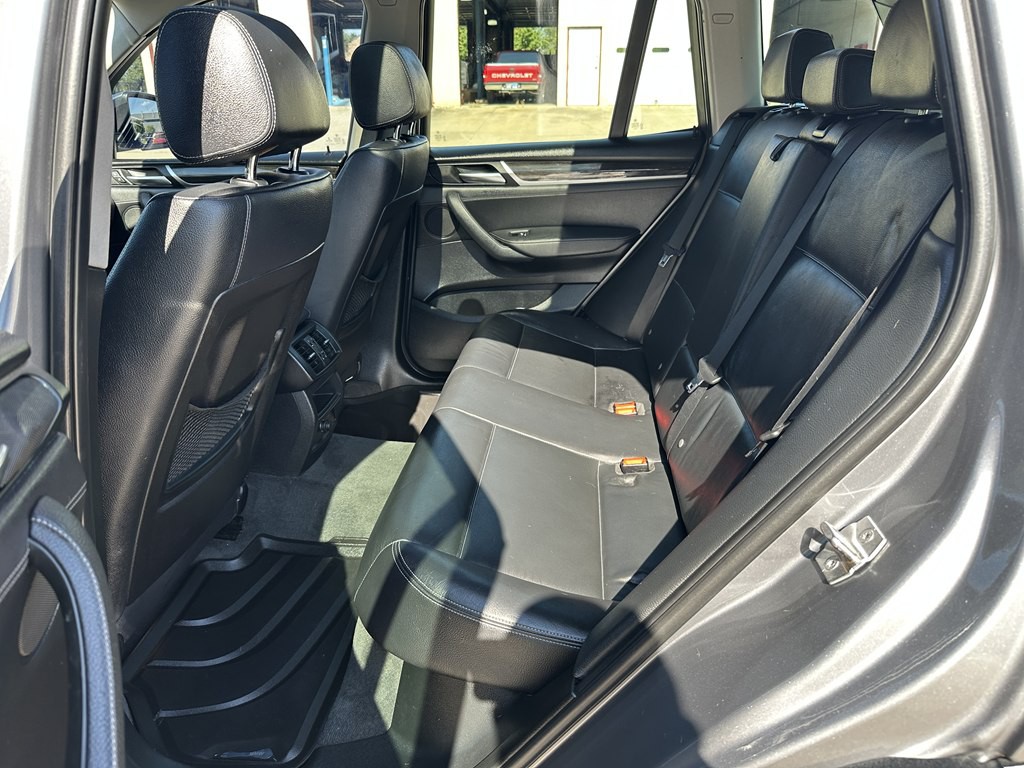 2017 BMW X3 Image 32