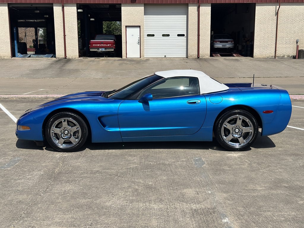 1999 Chevrolet Corvette Image 8