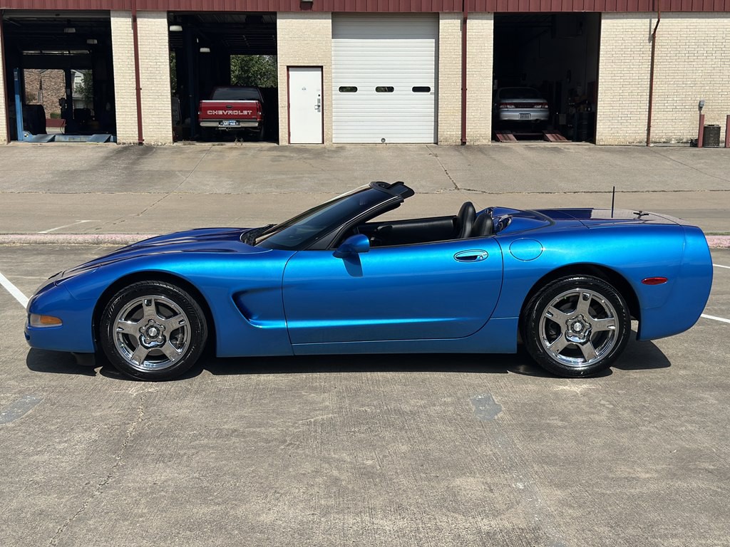 1999 Chevrolet Corvette Image 16