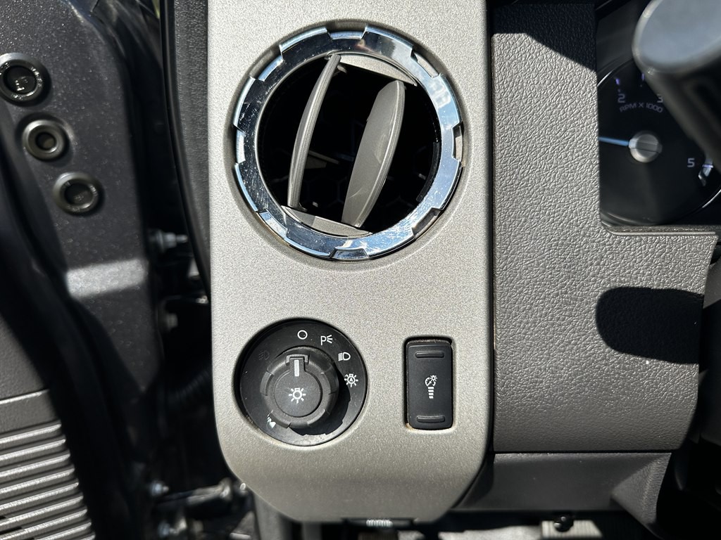 2015 Ford F-250 Image 16