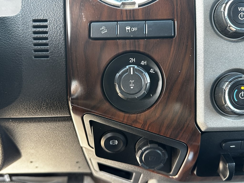 2015 Ford F-250 Image 22