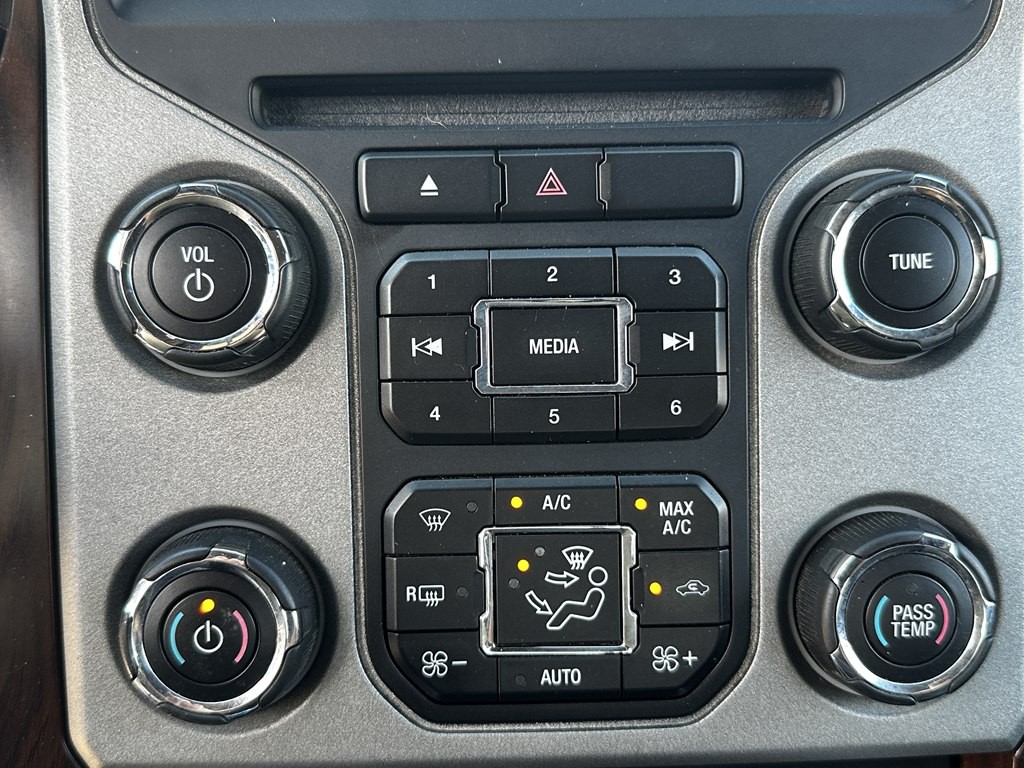 2015 Ford F-250 Image 23