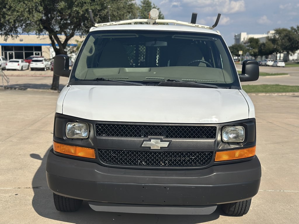 2011 Chevrolet Express Image 2