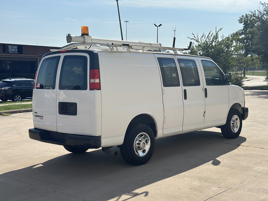 2011 Chevrolet Express Image 5