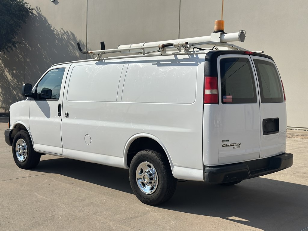 2011 Chevrolet Express Image 7