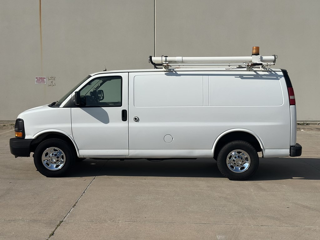 2011 Chevrolet Express Image 8