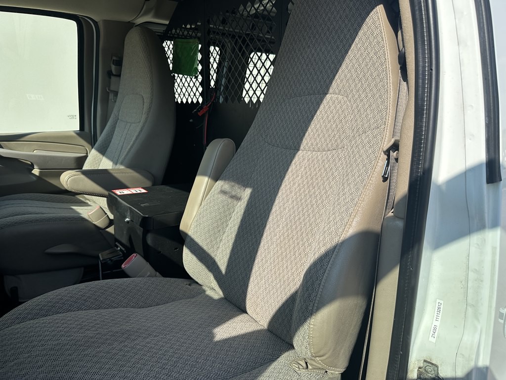2011 Chevrolet Express Image 11