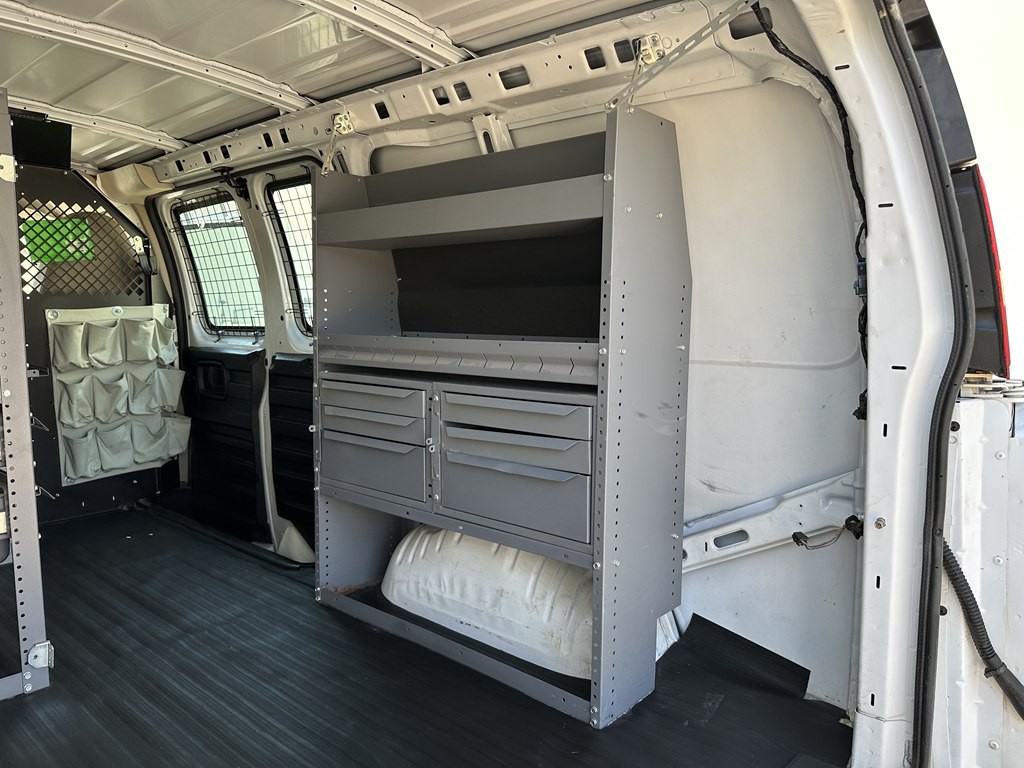 2011 Chevrolet Express Image 29
