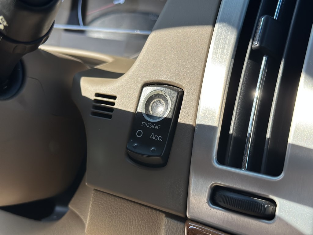 2011 Cadillac STS Image 20