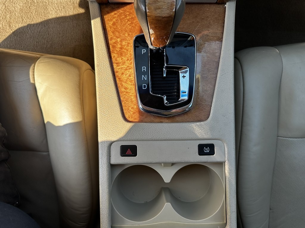 2011 Cadillac STS Image 23