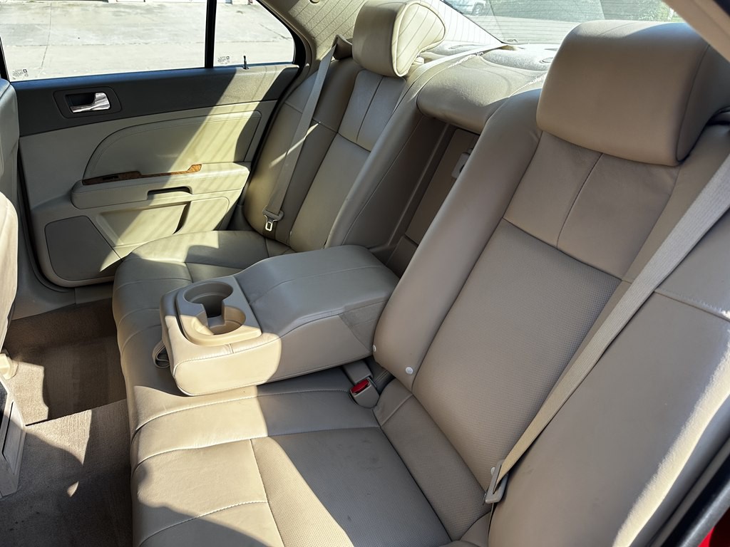 2011 Cadillac STS Image 31