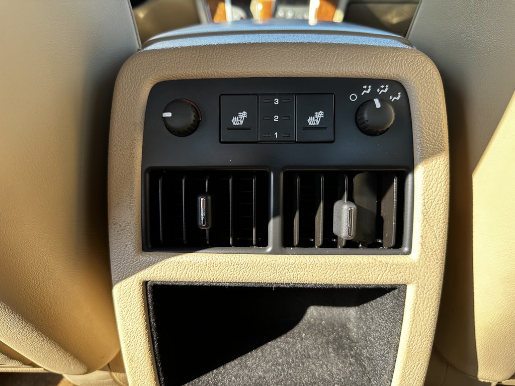 2011 Cadillac STS Image 32