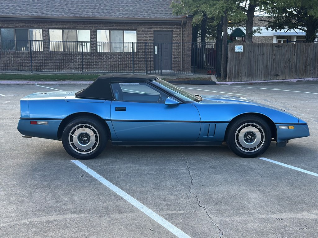 1987 Chevrolet Corvette Image 4