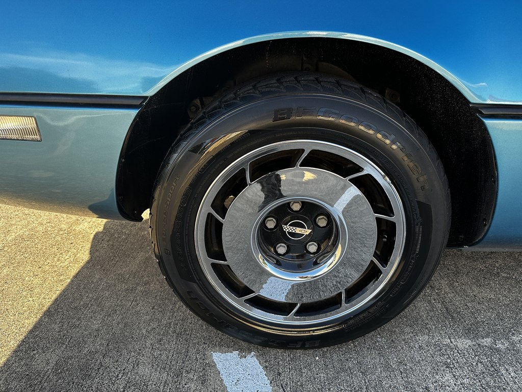 1987 Chevrolet Corvette Image 24