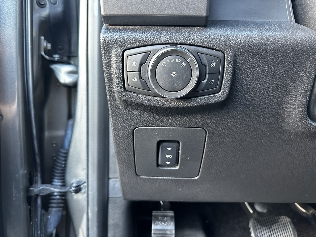 2016 Ford F-150 Image 18