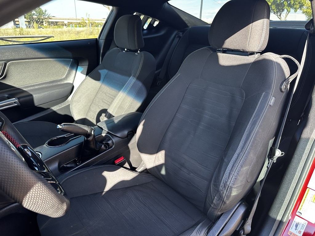 2017 Ford Mustang Image 17