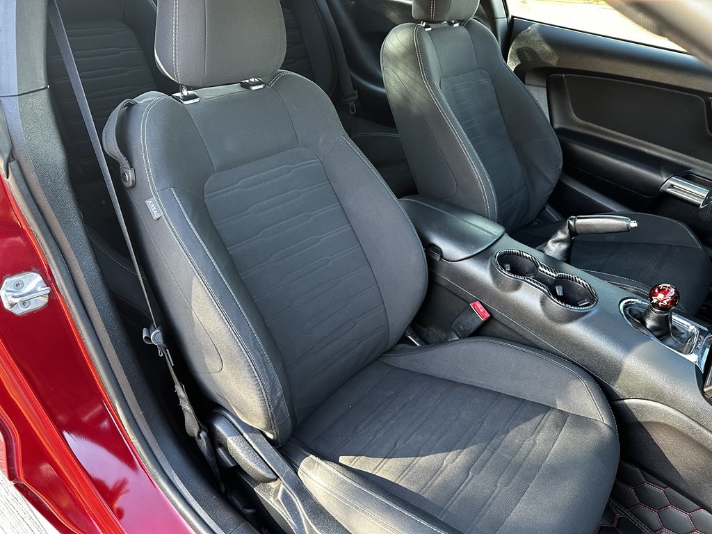 2017 Ford Mustang Image 37