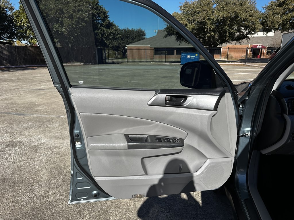 2012 Subaru Forester Image 9