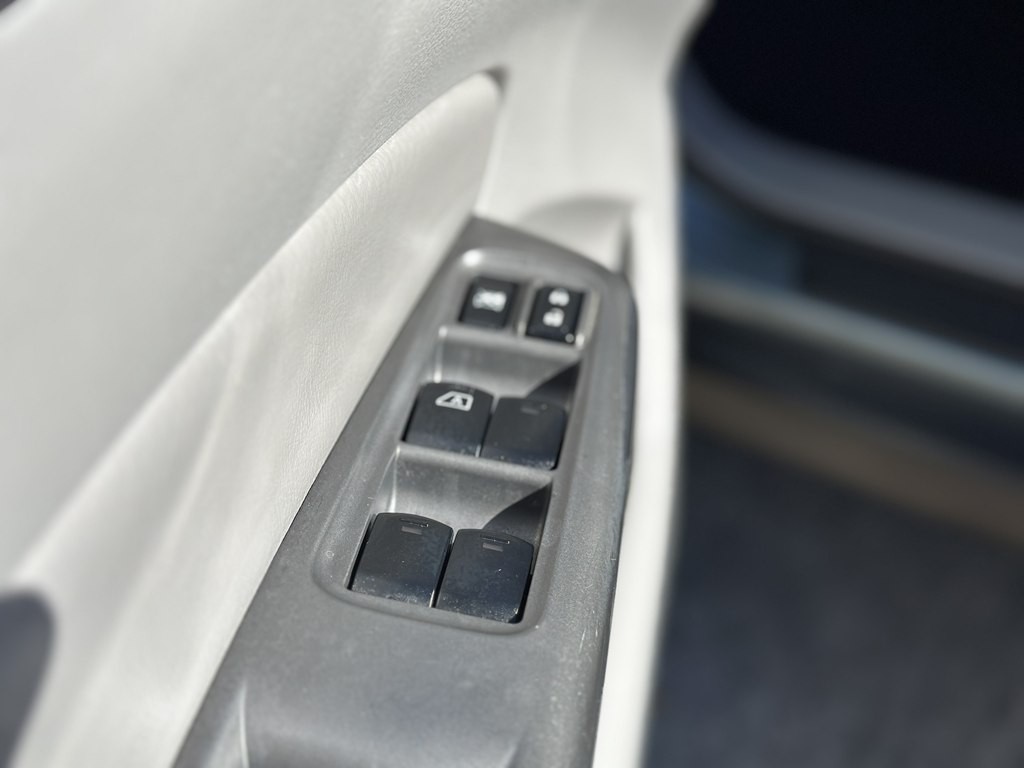 2012 Subaru Forester Image 10