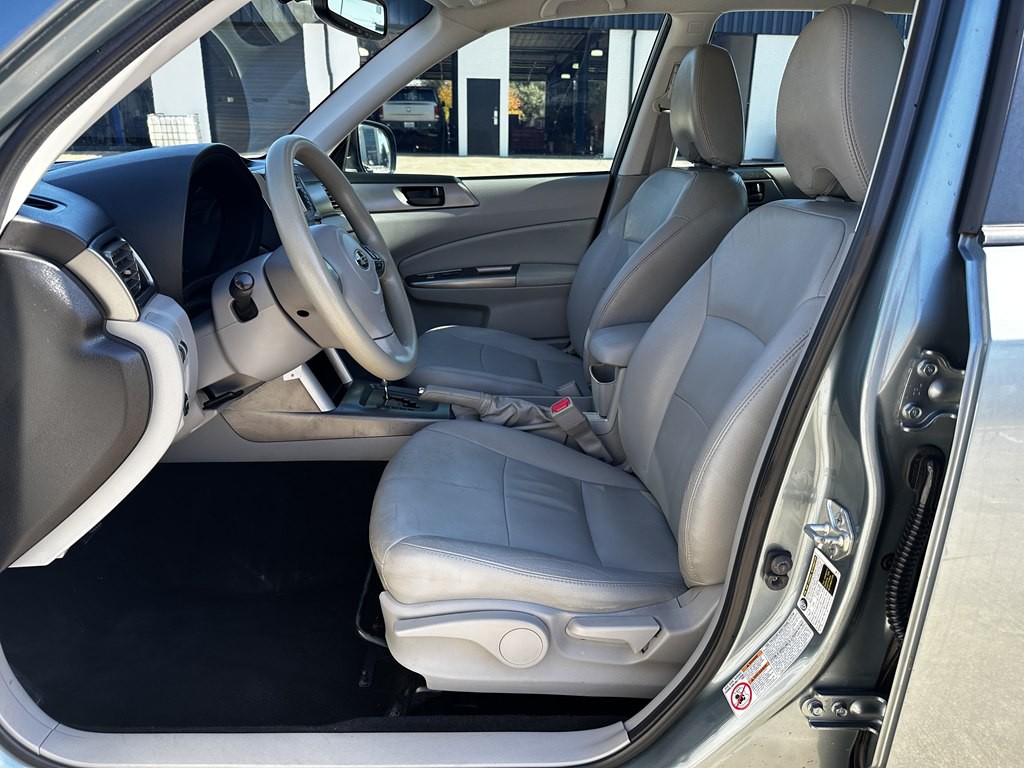 2012 Subaru Forester Image 11