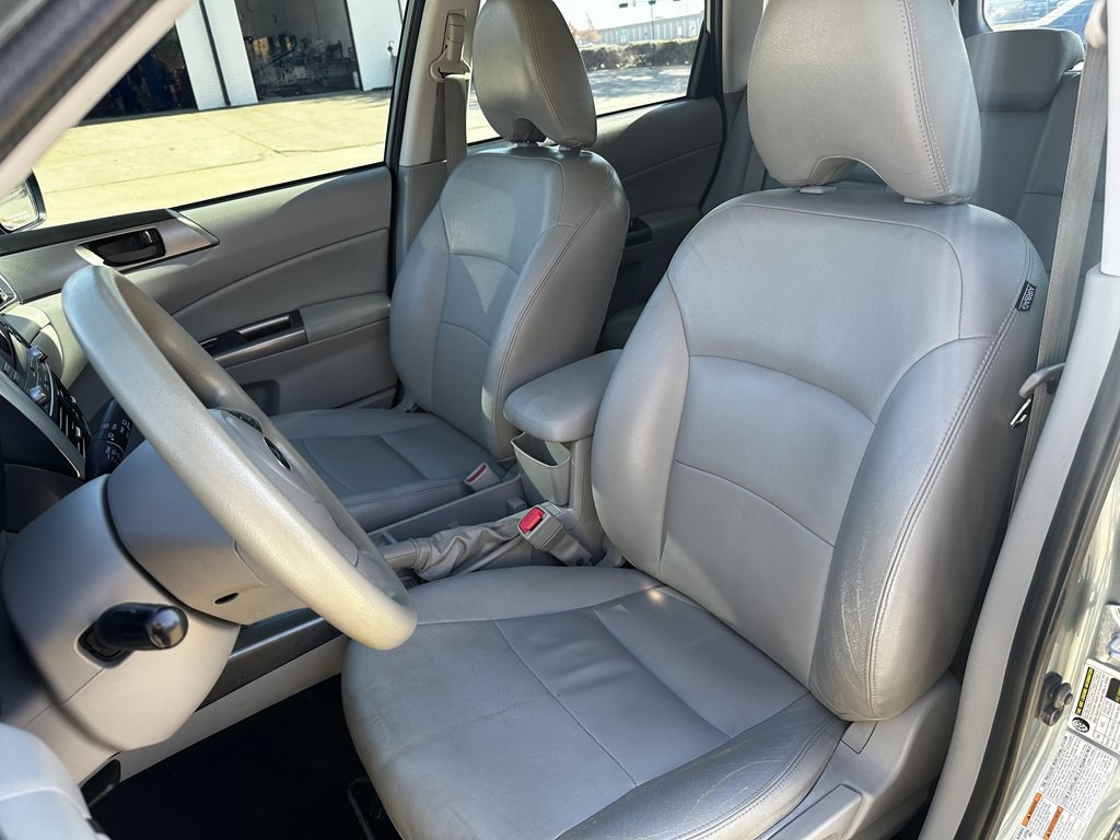 2012 Subaru Forester Image 12