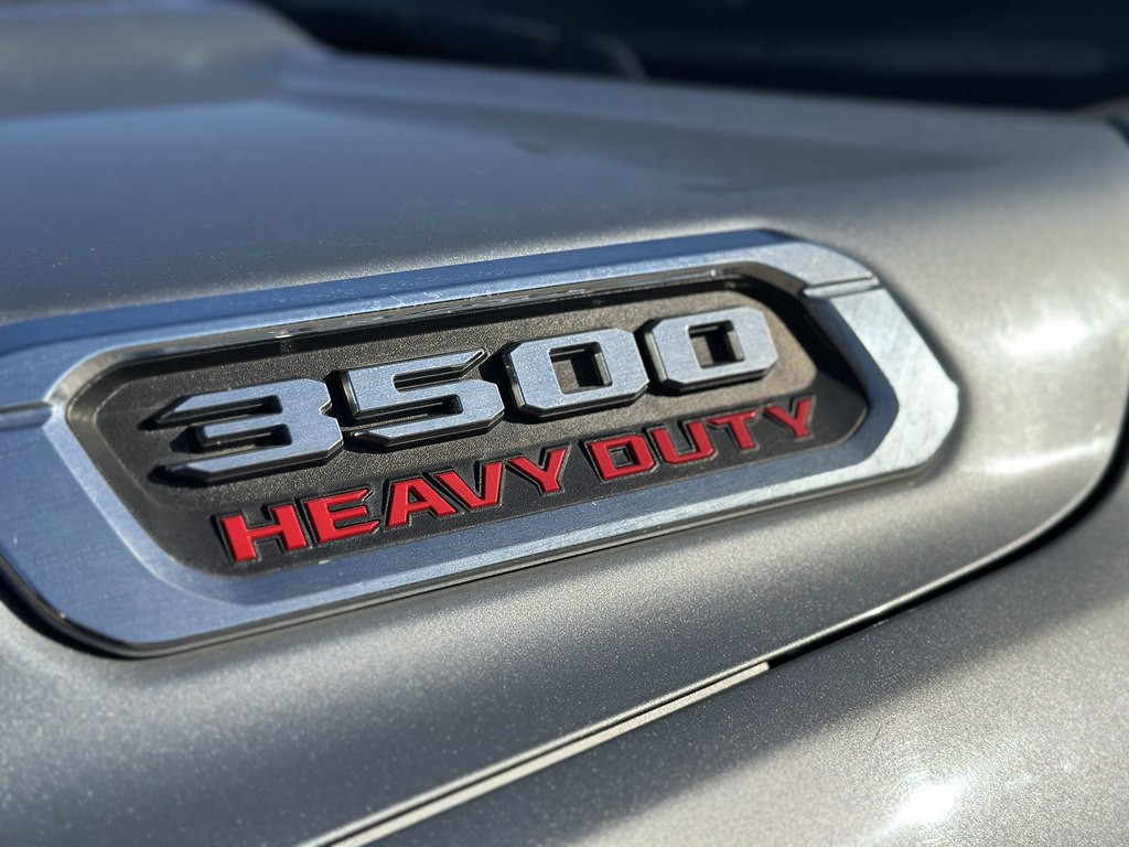 2021 RAM 3500 Image 9