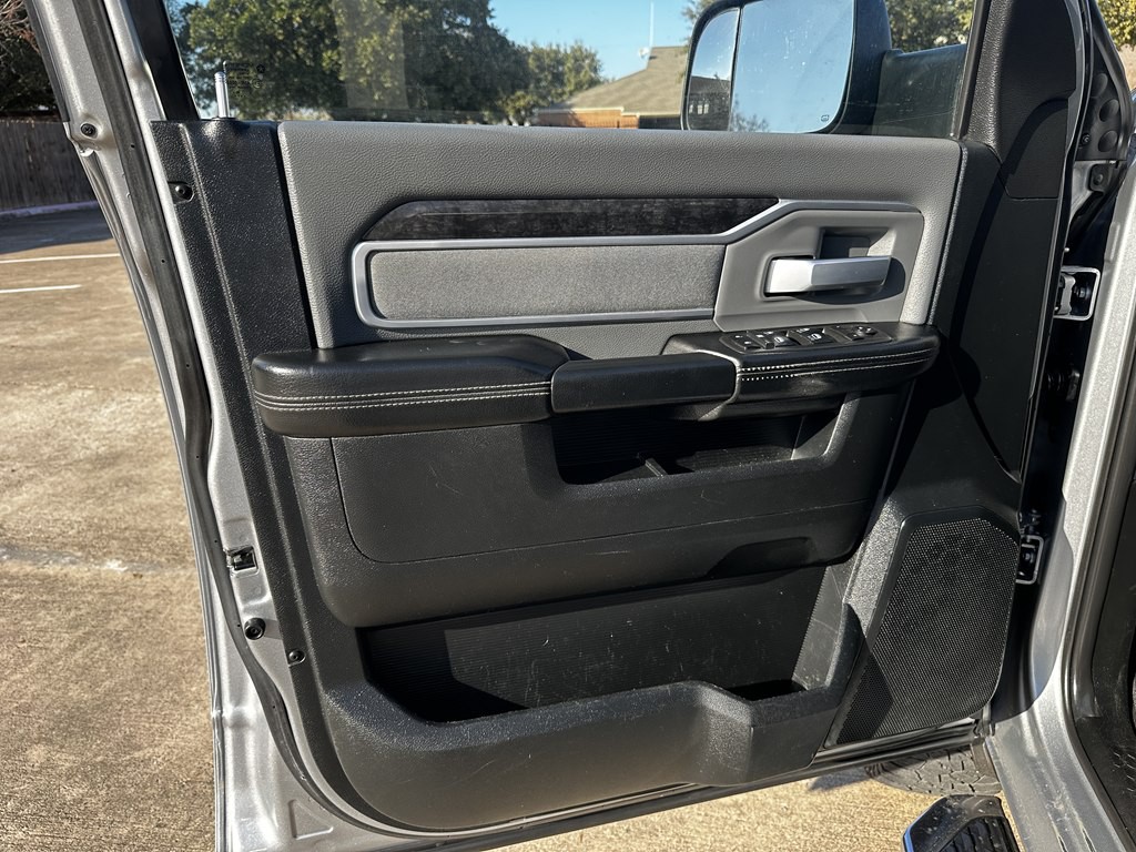 2021 RAM 3500 Image 12