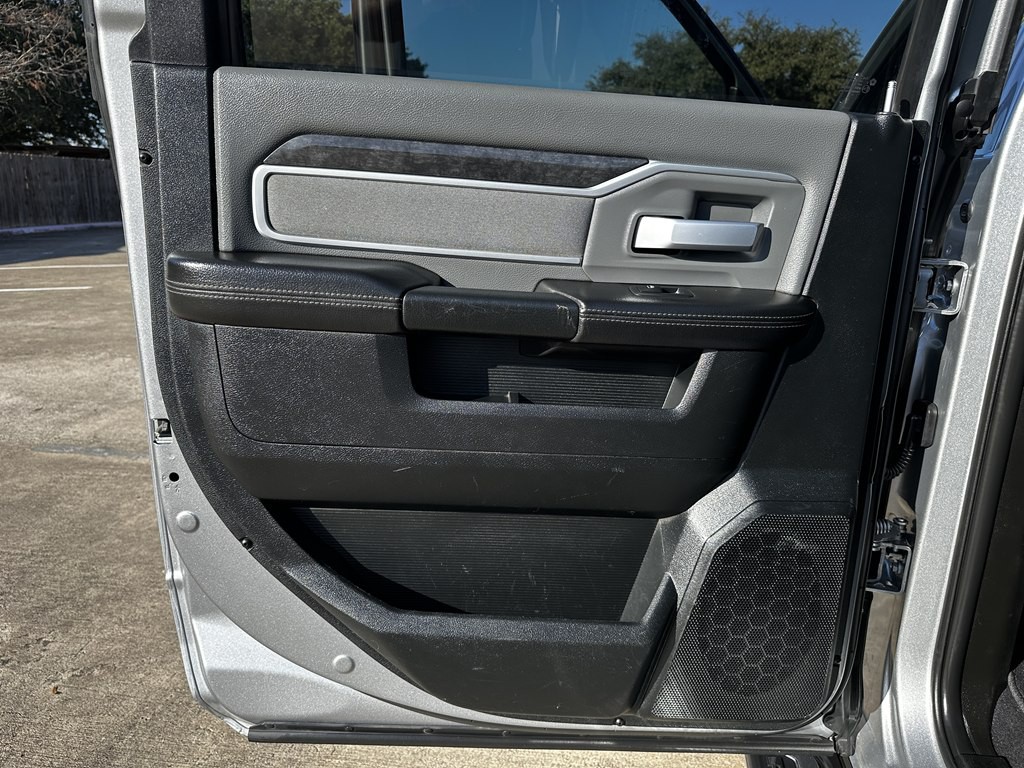 2021 RAM 3500 Image 31